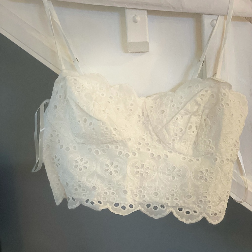 Showpo - Size 10 - White Crop Top